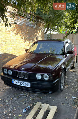 Седан BMW 5 Series 1993 в Попільні