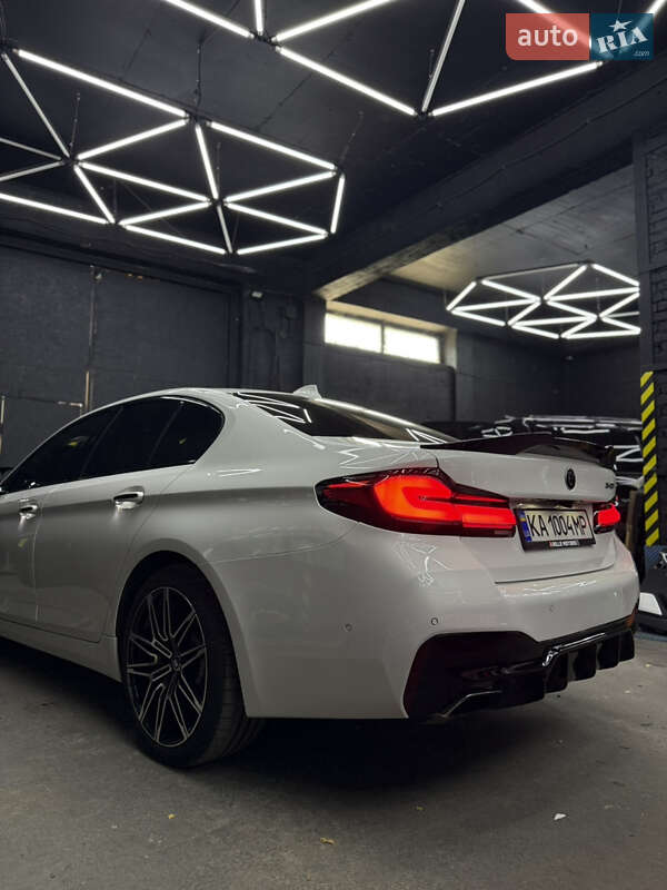 Седан BMW 5 Series 2017 в Киеве