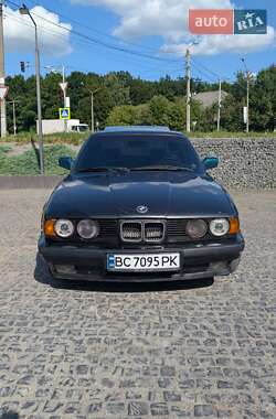 Седан BMW 5 Series 1990 в Львове