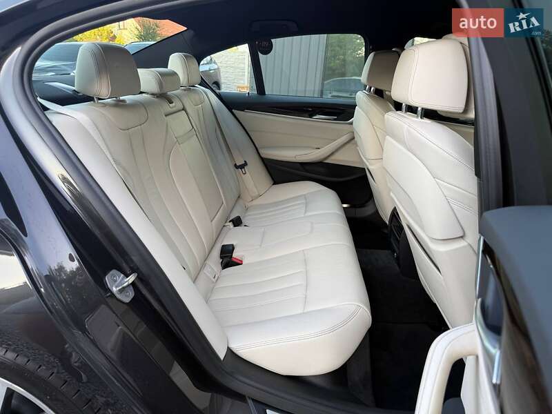 Седан BMW 5 Series 2017 в Хмельницком