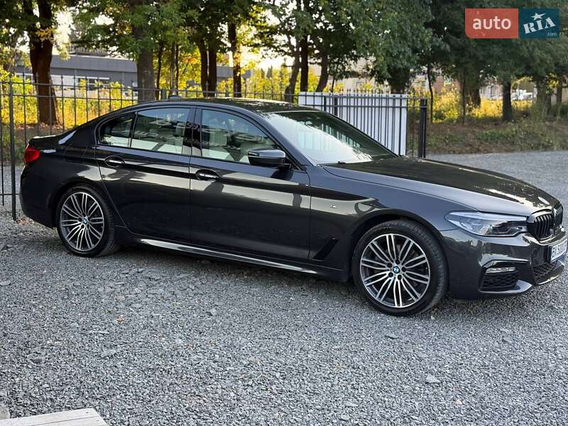 Седан BMW 5 Series 2017 в Хмельницком