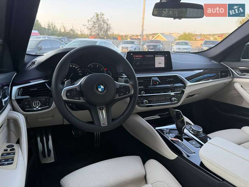 Седан BMW 5 Series 2017 в Хмельницком