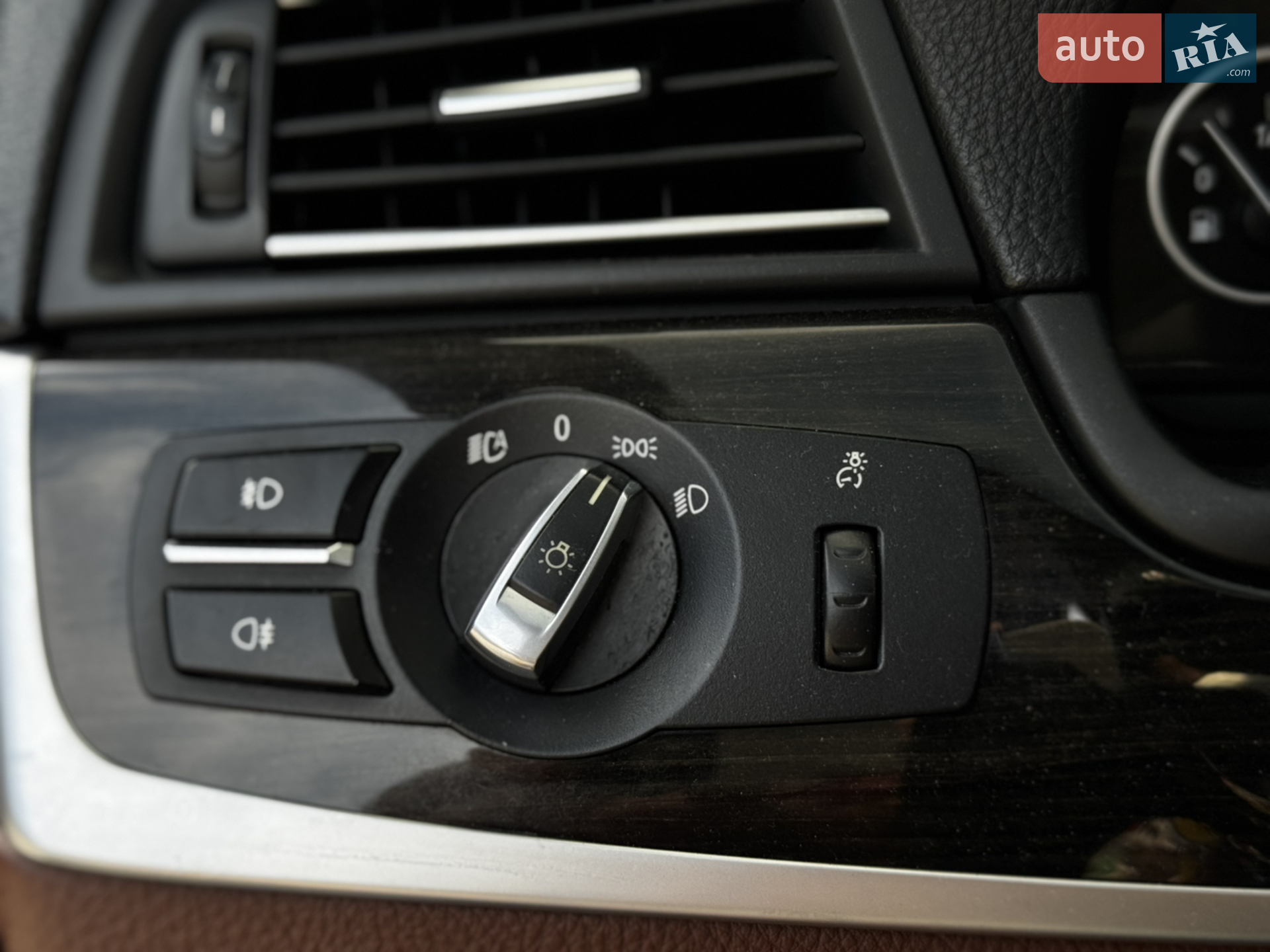 2010 BMW 5er - мініатюра 22