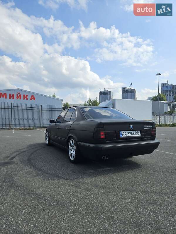 Седан BMW 5 Series 1995 в Киеве