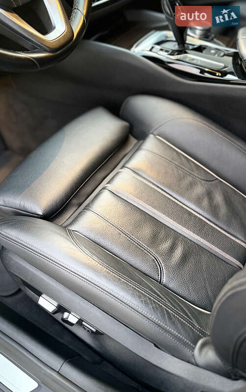 Седан BMW 5 Series 2018 в Києві фото 15 Седан BMW 5 Series 2018 в Києві