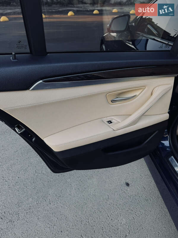 Седан BMW 5 Series 2015 в Києві