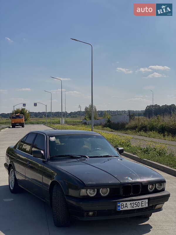 Седан BMW 5 Series 1989 в Виннице