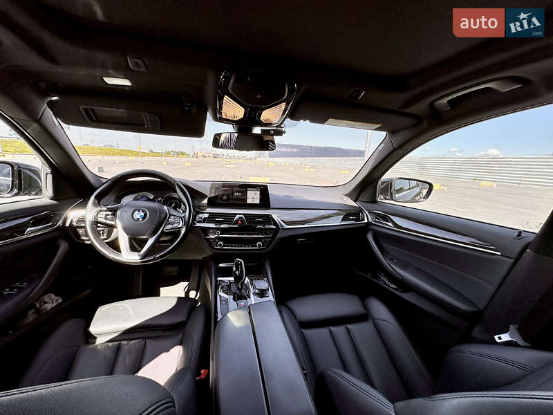 Седан BMW 5 Series 2018 в Львове