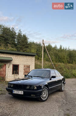 Седан BMW 5 Series 1993 в Новом Роздоле