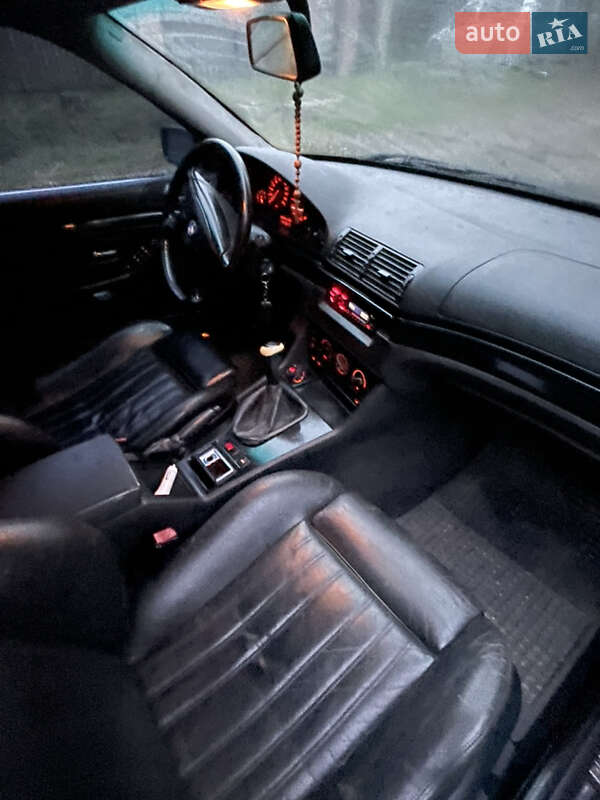 Седан BMW 5 Series 1999 в Чернівцях