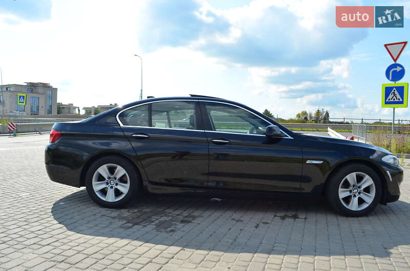 Седан BMW 5 Series 2013 в Львові