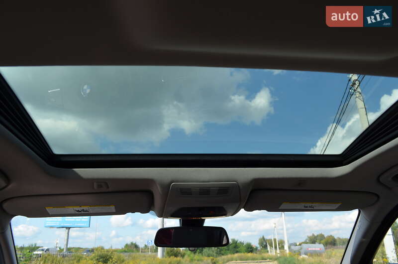 Седан BMW 5 Series 2013 в Львові