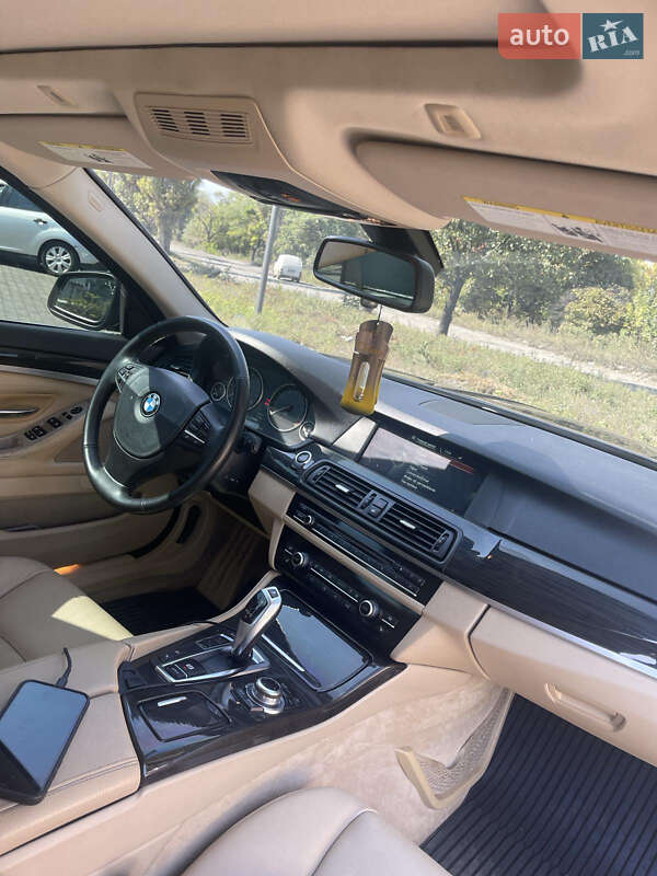Седан BMW 5 Series 2013 в Першотравенську