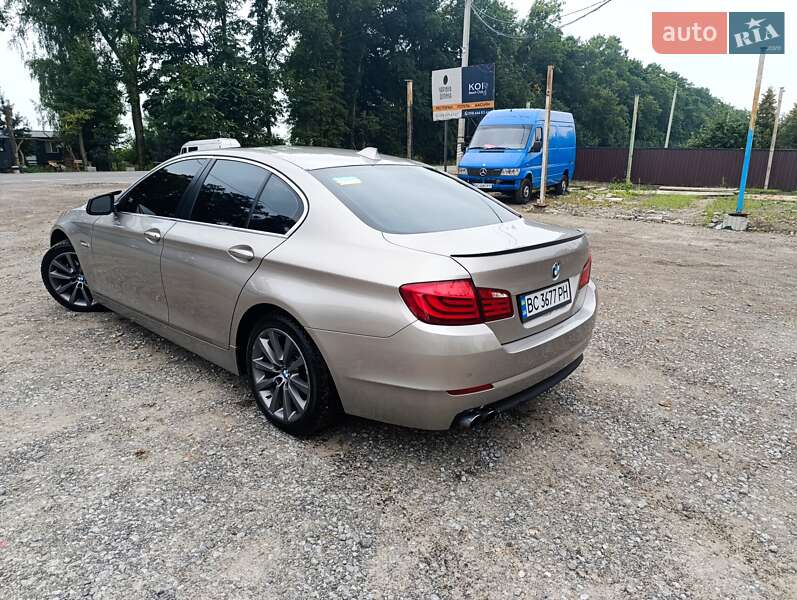 Седан BMW 5 Series 2011 в Львові