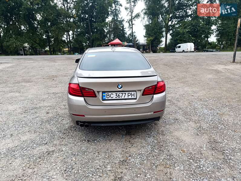 Седан BMW 5 Series 2011 в Львові