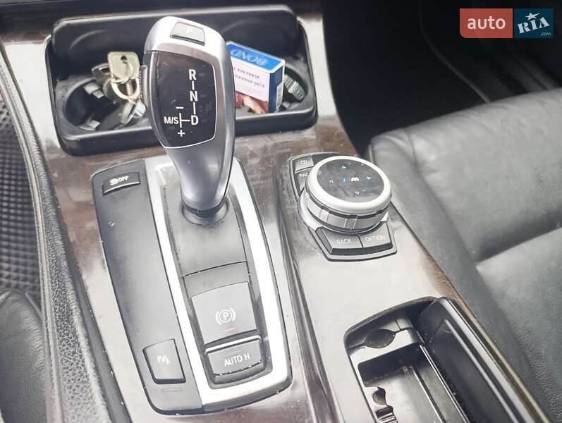 Седан BMW 5 Series 2011 в Львові