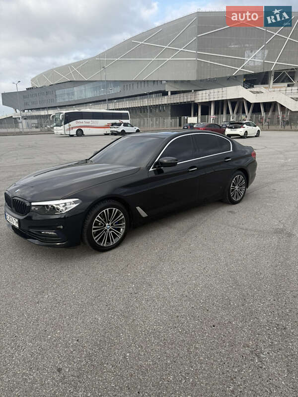 Седан BMW 5 Series 2017 в Львові