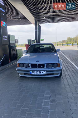 Седан BMW 5 Series 1994 в Виннице