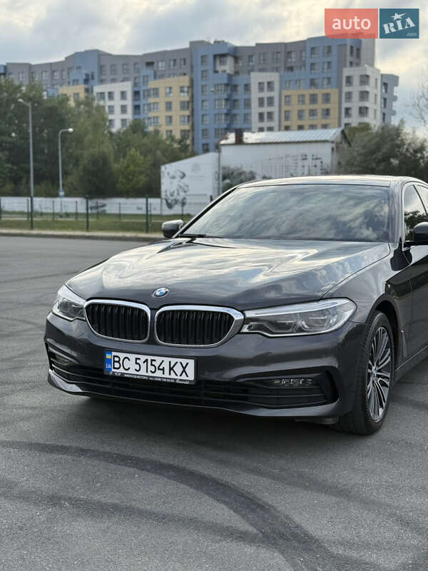 Седан BMW 5 Series 2019 в Львові