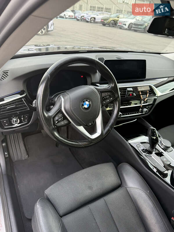 Седан BMW 5 Series 2019 в Львові