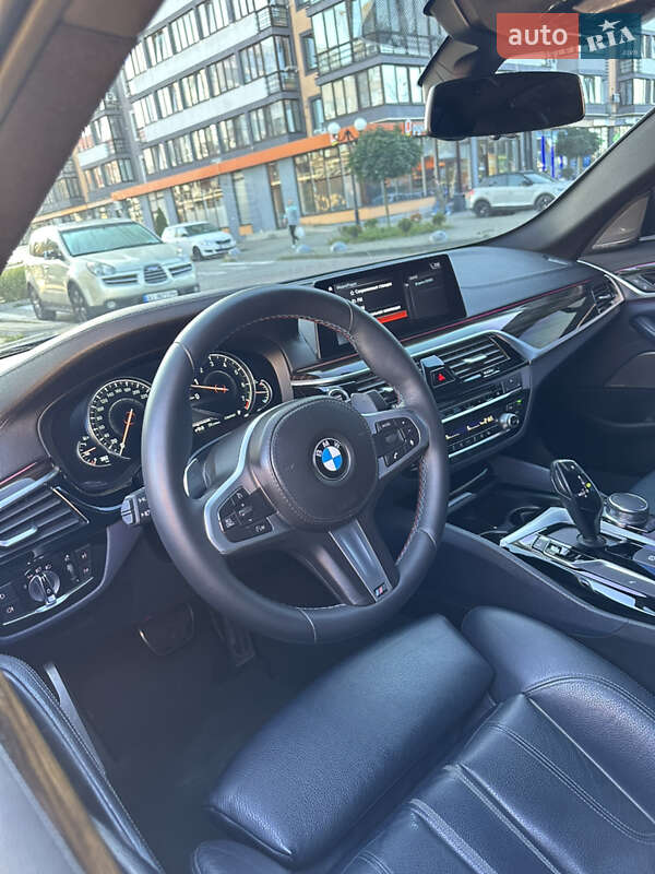 Седан BMW 5 Series 2017 в Львові