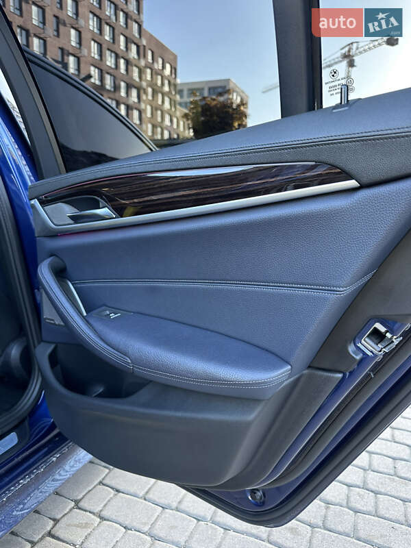 Седан BMW 5 Series 2017 в Львові