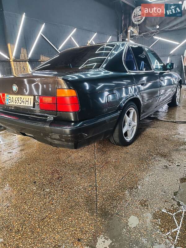 Седан BMW 5 Series 1993 в Кропивницькому