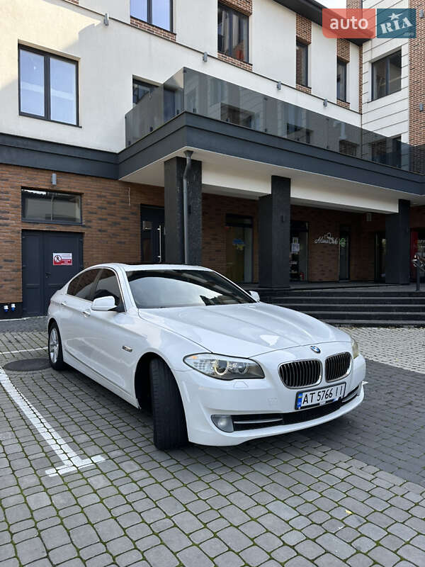 Седан BMW 5 Series 2012 в Коломые