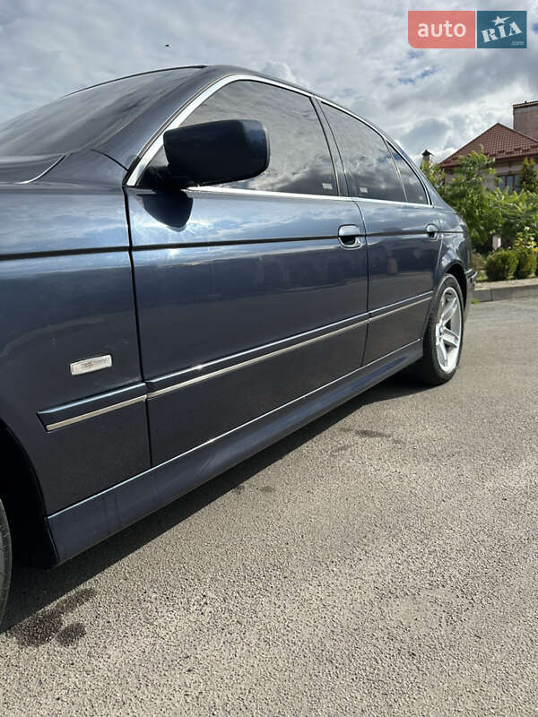 Седан BMW 5 Series 2003 в Шептицькому