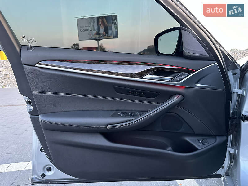 Седан BMW 5 Series 2020 в Мукачево
