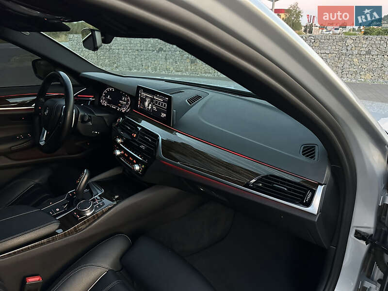 Седан BMW 5 Series 2020 в Мукачево