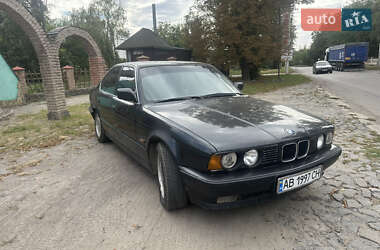 Седан BMW 5 Series 1988 в Ладыжине