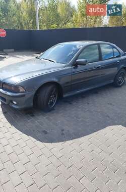 Седан BMW 5 Series 2000 в 