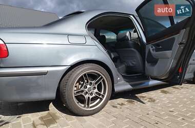 Седан BMW 5 Series 2000 в 