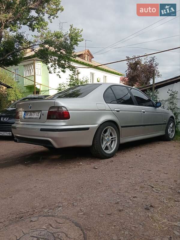 Седан BMW 5 Series 2001 в Коростене