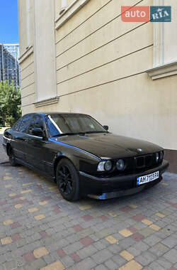 Седан BMW 5 Series 1992 в Одессе