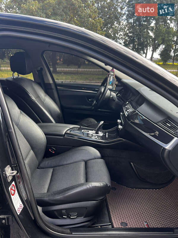 Седан BMW 5 Series 2012 в Волочиске