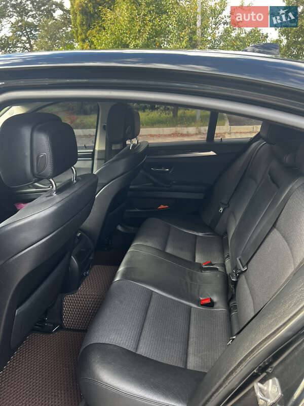 Седан BMW 5 Series 2012 в Волочиске