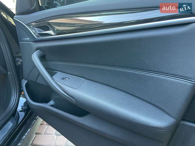 Седан BMW 5 Series 2017 в Львове фото 47 Седан BMW 5 Series 2017 в Львове