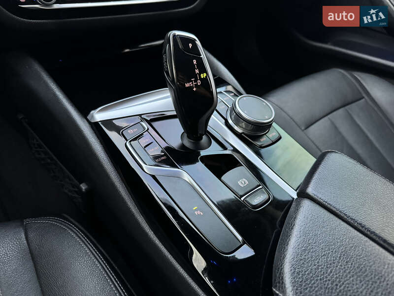 Седан BMW 5 Series 2016 в Житомире