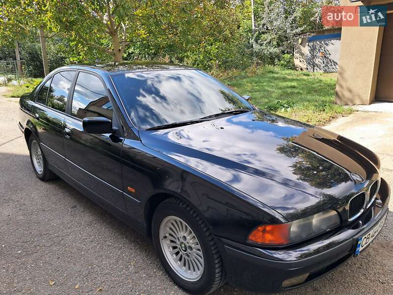 Седан BMW 5 Series 2000 в Черновцах
