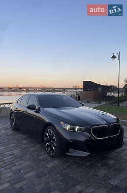 Седан BMW 5 Series 2023 в  фото 4 Седан BMW 5 Series 2023 в
