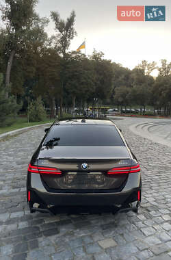 Седан BMW 5 Series 2023 в  фото 8 Седан BMW 5 Series 2023 в