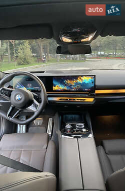 Седан BMW 5 Series 2023 в  фото 12 Седан BMW 5 Series 2023 в