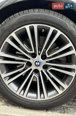 Седан BMW 5 Series 2017 в 
