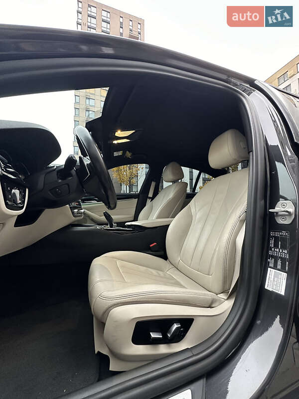 Седан BMW 5 Series 2017 в Києві