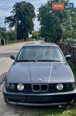 Седан BMW 5 Series 1990 в Львові