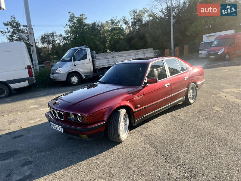 Седан BMW 5 Series 1993 в Киеве