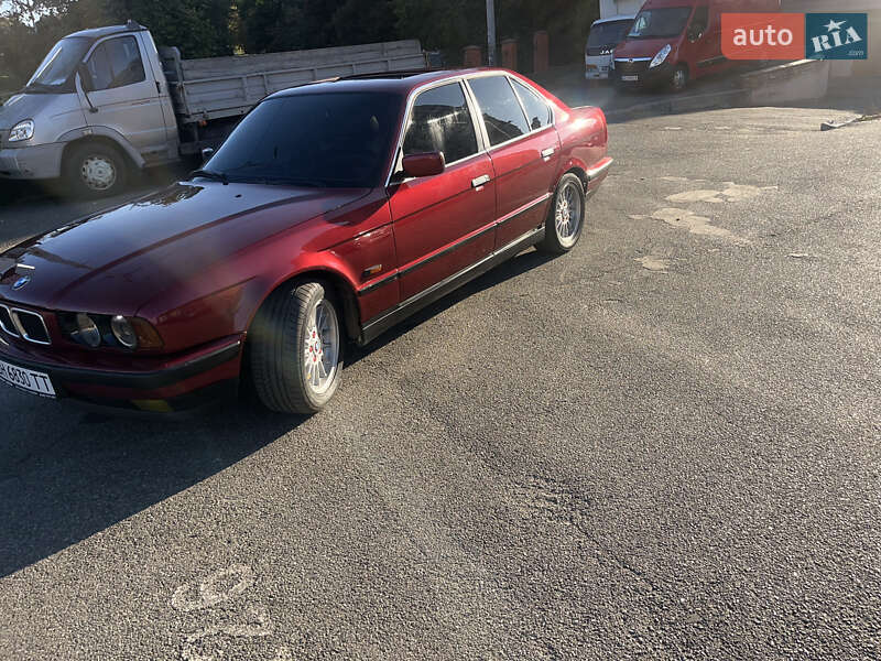 Седан BMW 5 Series 1993 в Киеве