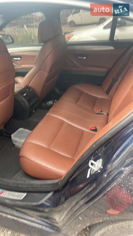 Седан BMW 5 Series 2012 в Новомосковську